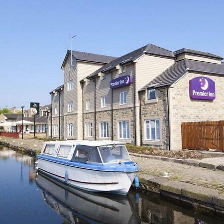 Premier Inn Huddersfield Central Zewnętrze zdjęcie