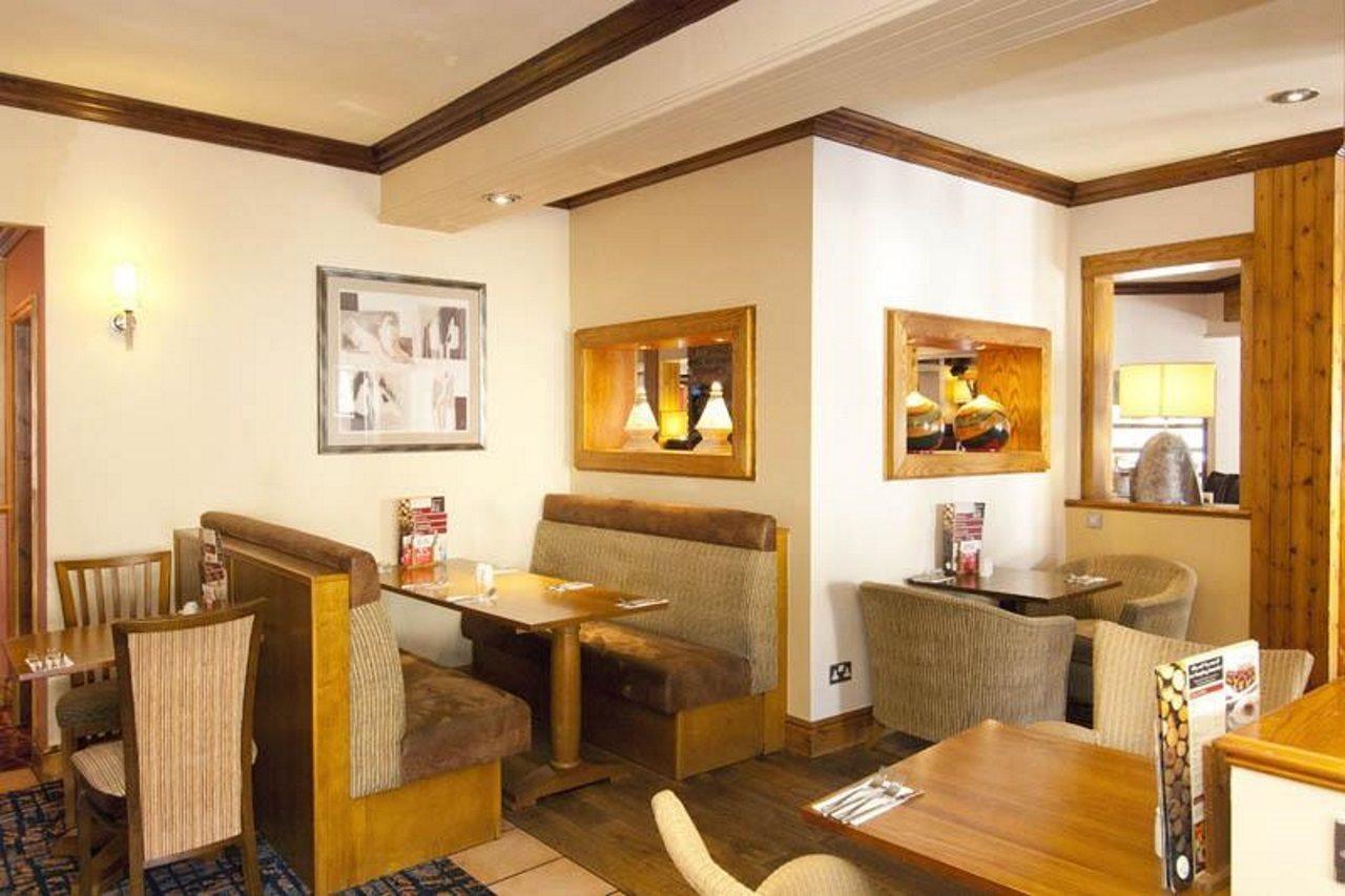 Premier Inn Huddersfield Central Zewnętrze zdjęcie