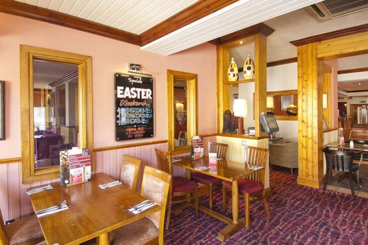 Premier Inn Huddersfield Central Zewnętrze zdjęcie