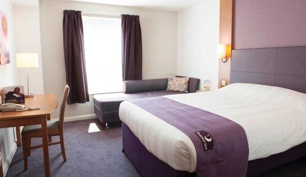 Premier Inn Huddersfield Central Zewnętrze zdjęcie